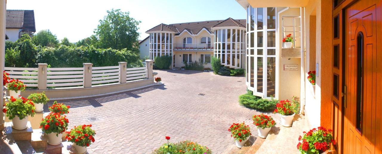 Villa Brussels Deva Exterior foto